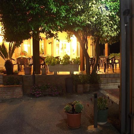 Hotel Ristorante Mosaici П'яцца-Армерина Екстер'єр фото