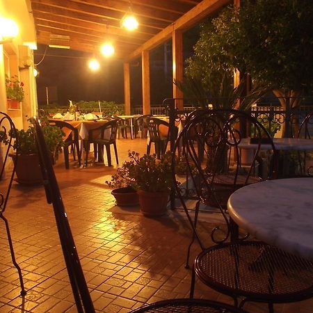 Hotel Ristorante Mosaici П'яцца-Армерина Екстер'єр фото