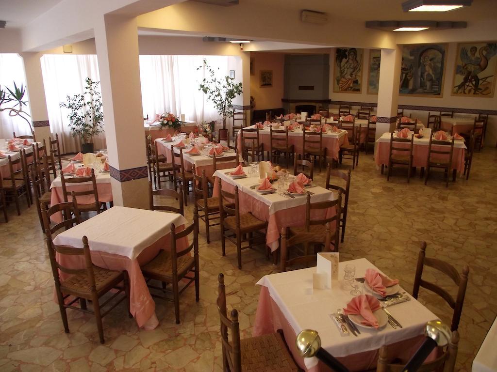 Hotel Ristorante Mosaici П'яцца-Армерина Екстер'єр фото