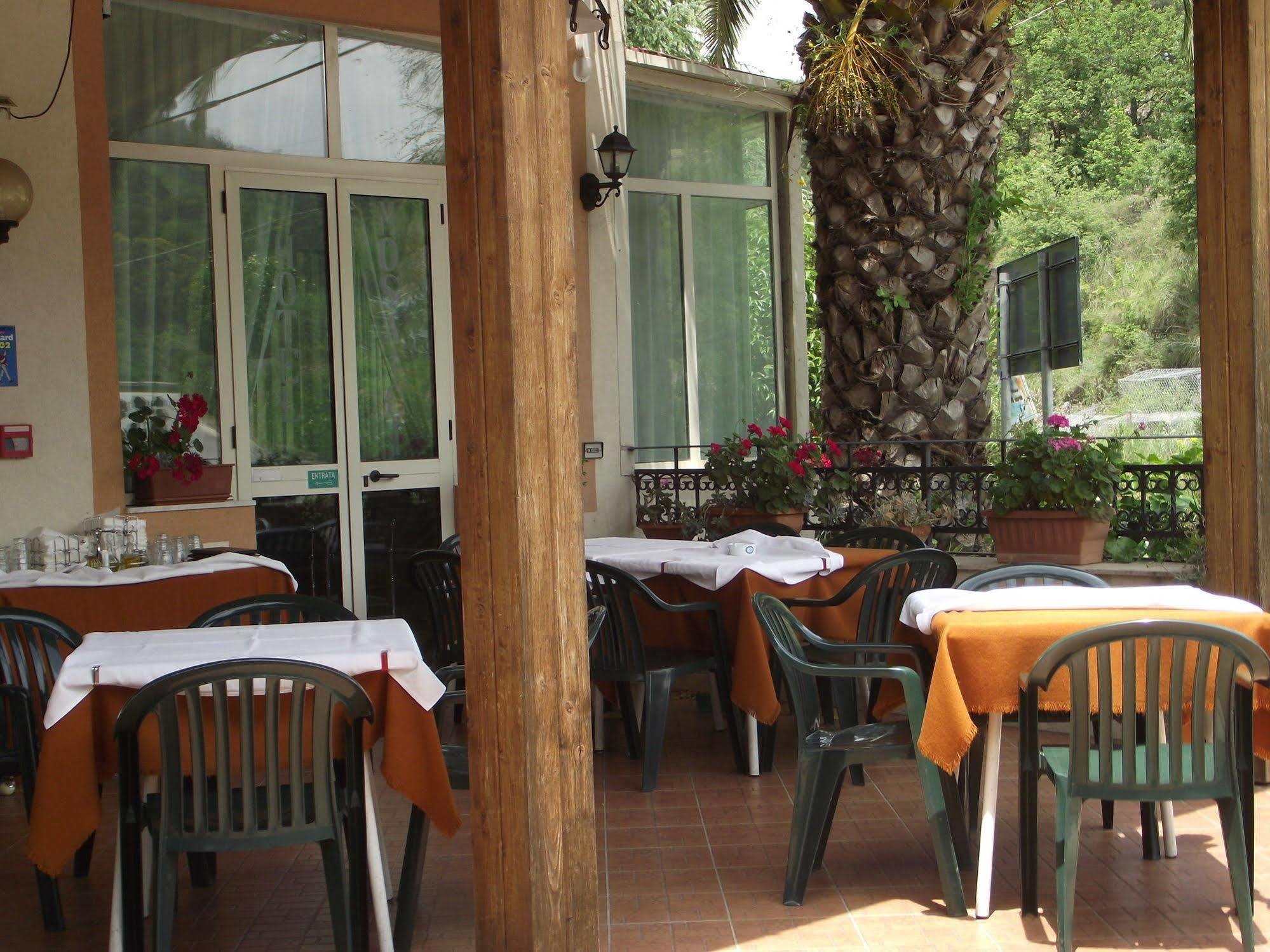 Hotel Ristorante Mosaici П'яцца-Армерина Екстер'єр фото