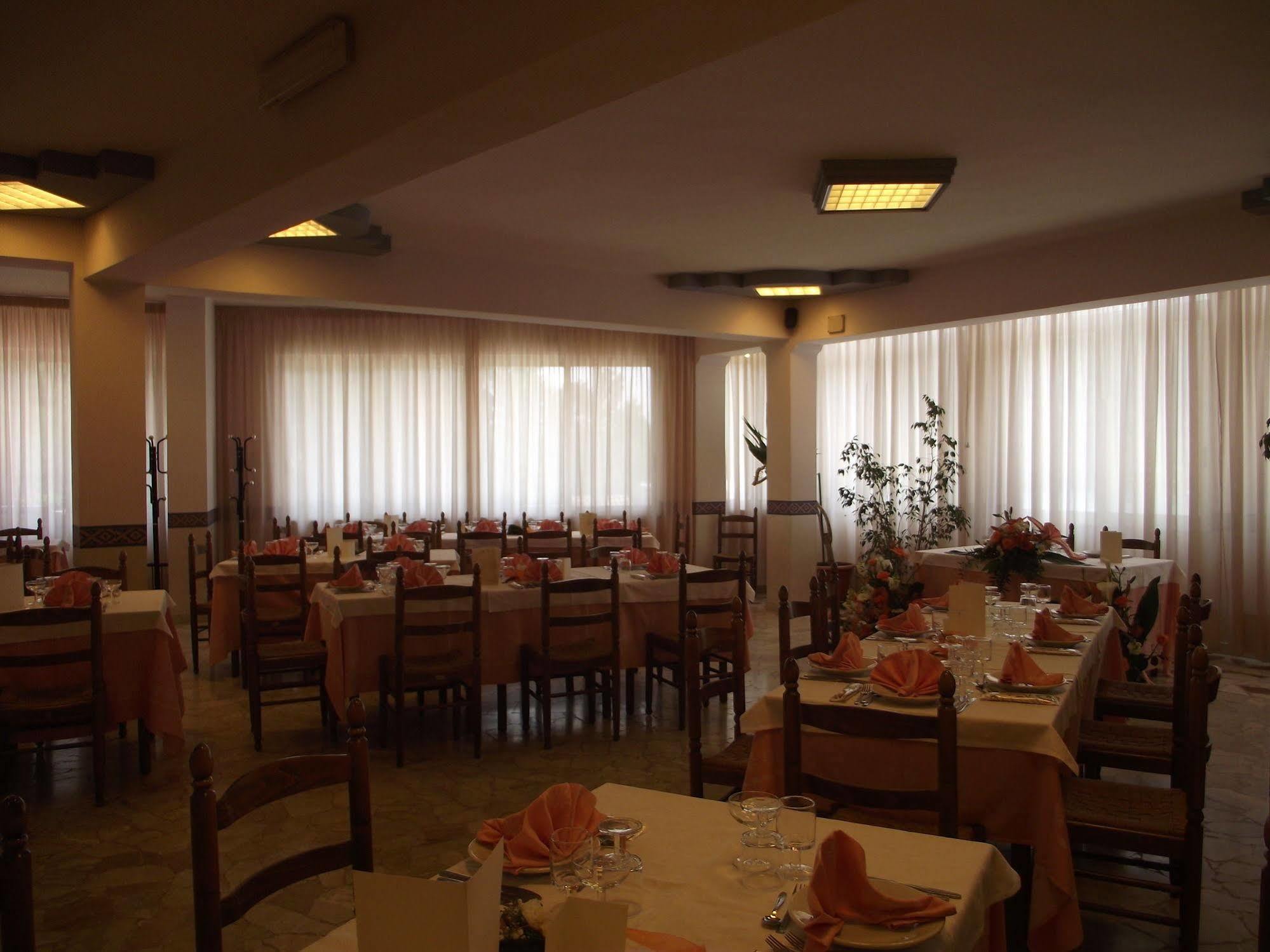 Hotel Ristorante Mosaici П'яцца-Армерина Екстер'єр фото