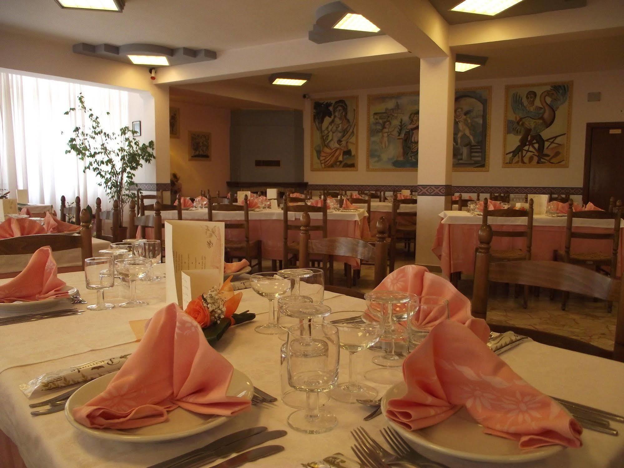 Hotel Ristorante Mosaici П'яцца-Армерина Екстер'єр фото